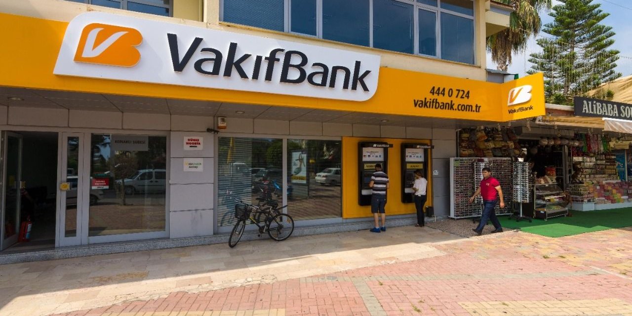 O Banka Kartı Kullananlara Duyuru Yapıldı! Herkese 75 TL'lik akaryakıt indirimi Var... Bankalar Akaryakıt Zammına El Attı!