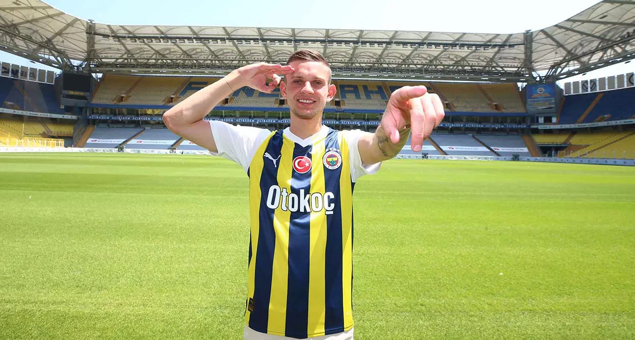 Fenerbahçe'nin Polonyalı Yıldızı Sebastian Szymanski Kimdir? Sebastian Szymanski Kaç Yaşında, Hangi Klüplerde Oynadı?