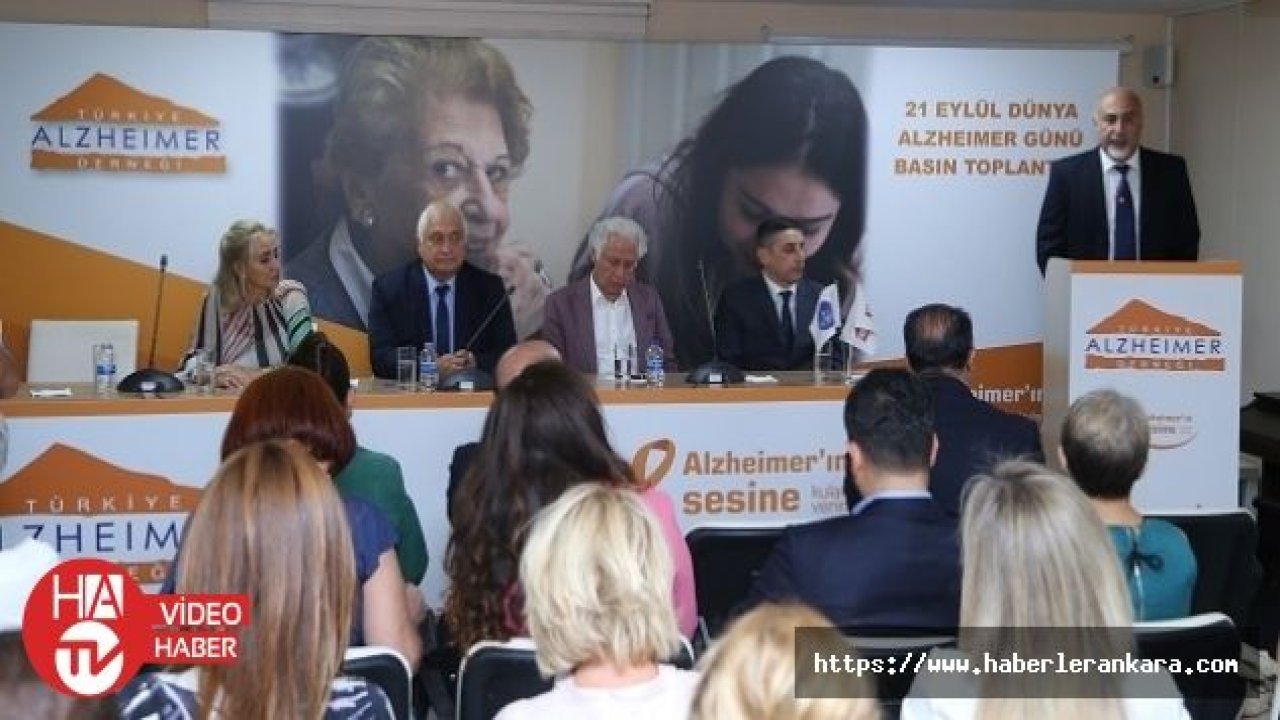 Alzheimer hastaları ve yakınları biraraya geldi