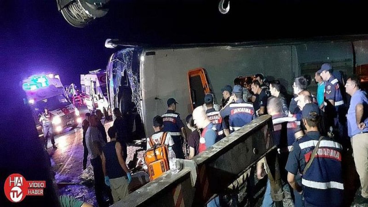 Antalya’da tur otobüsü devrildi: 1 ölü, 17 yaralı
