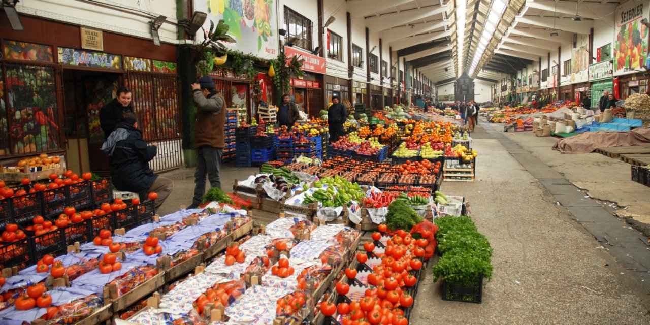 Ankaralı Sebze ve Meyvesini Oradan Alıyor! Köy Biberi, Köy Domatesi, Köy Salatalığı ve Barbunya! İşte Ankara Hal Fiyatları