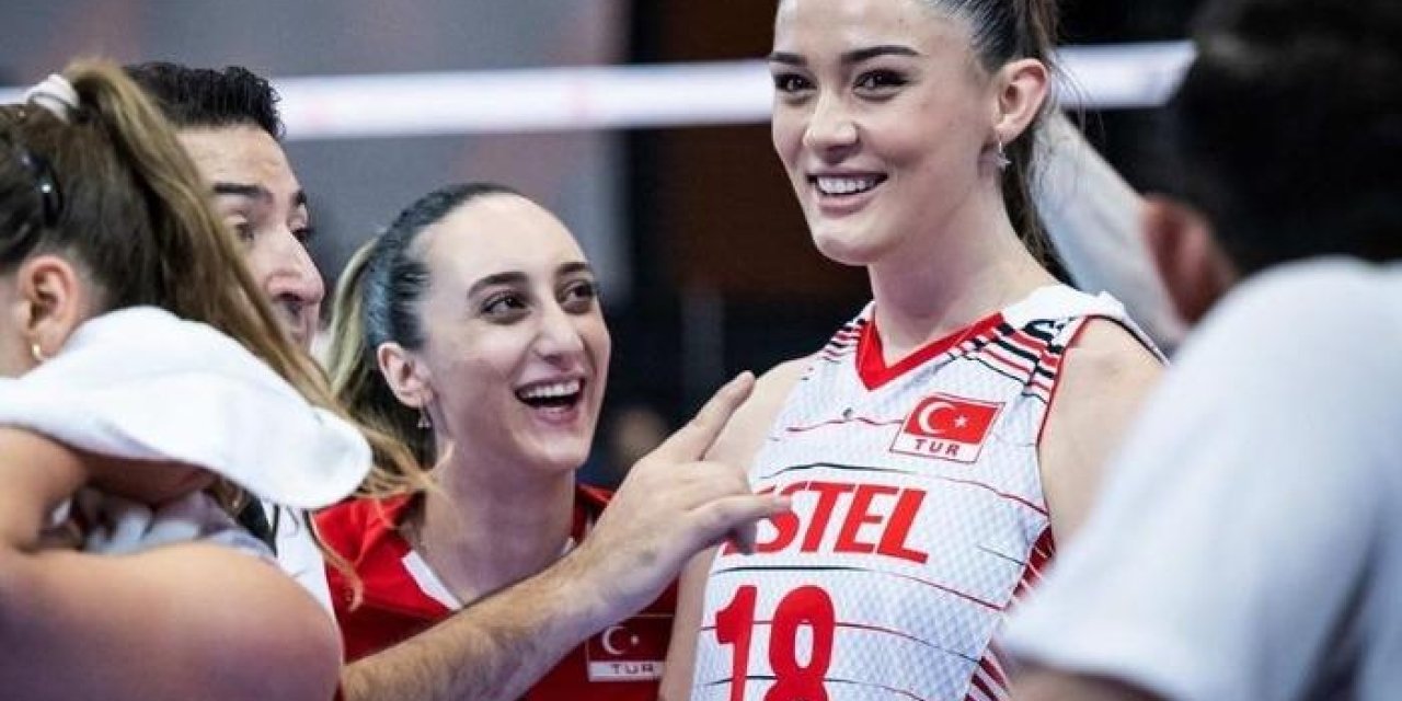 Milli voleybolcu Zehra Güneş mini elbisesiyle görenleri büyüledi! Bu halini kimse bilmiyordu! Meğer…