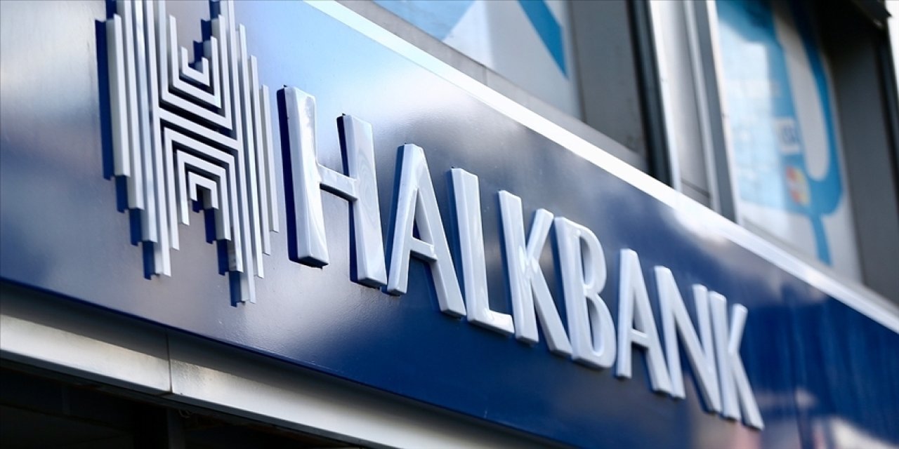 Halkbank'tan özel sektör çalışanlarına 3 ay ertelemeli kredi! 2973 TL'lik taksit sözünüze 50 bin TL hesaplarınızda