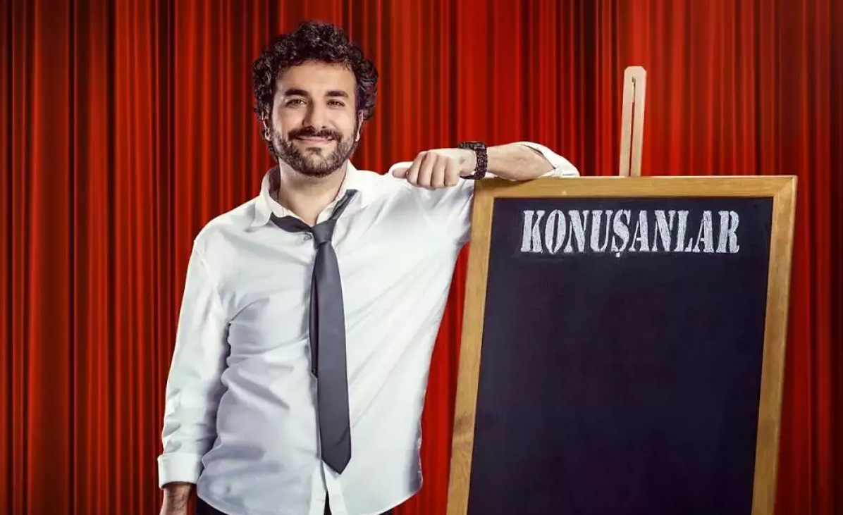 Hasan Can Kaya, Konuğunun Dekoltesine Dikkat Çekti: "Yakından Görelim!" Esprisi Kırdı Geçirdi!