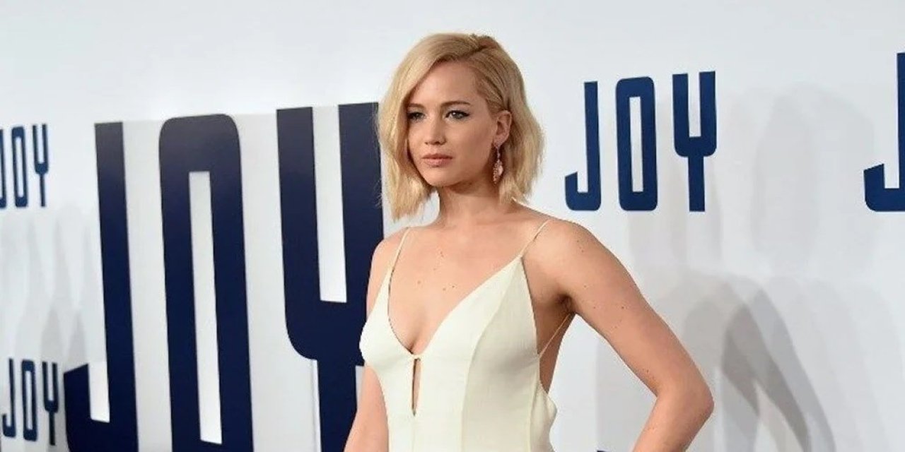 Jennifer Lawrence çırılçıplak dövüştü! İç çamaşırı bile yok... O görüntüler şok etkisi yarattı