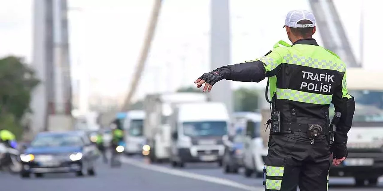 Trafik cezalarında '15 gün' detayı! Ödeyene indirim, geç kalana her ay için yüzde 5 zam... Tek tek hesaplandı