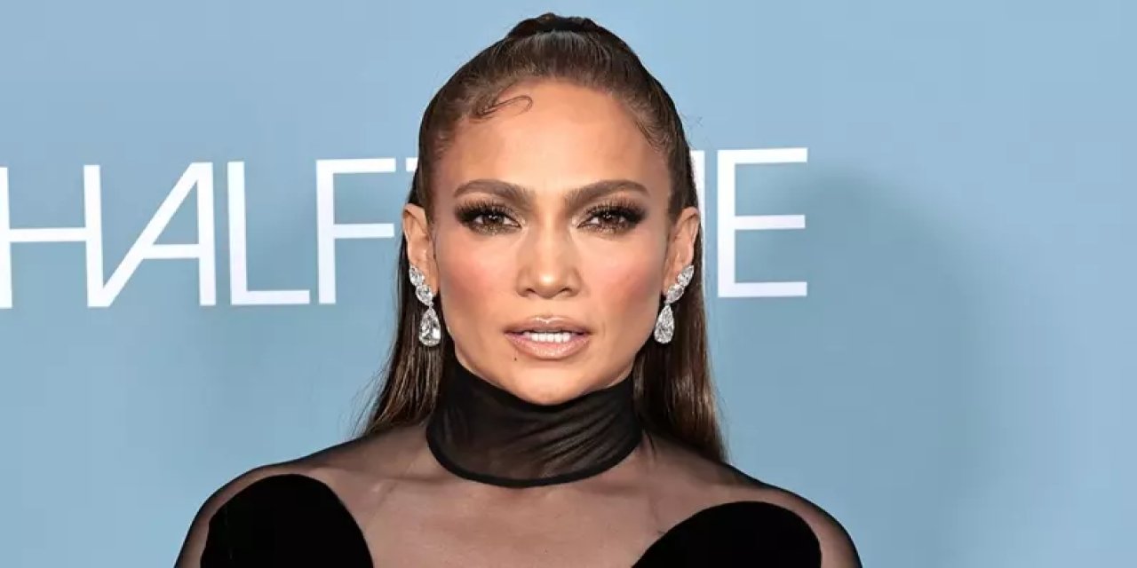 Jennifer Lopez 12 bin metrekarelik evini satışa çıkardı! Buna ev demek vicdansızlık olur! Evin gölü bile var…