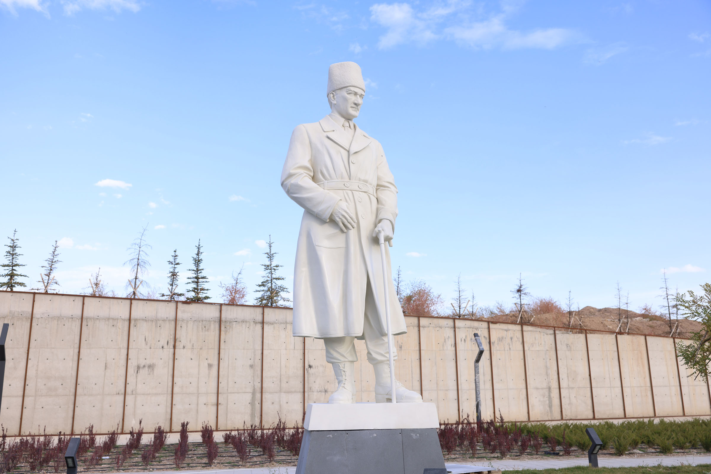 Atatürk'ün Dev Heykeli Gölbaşı İlçesinde!