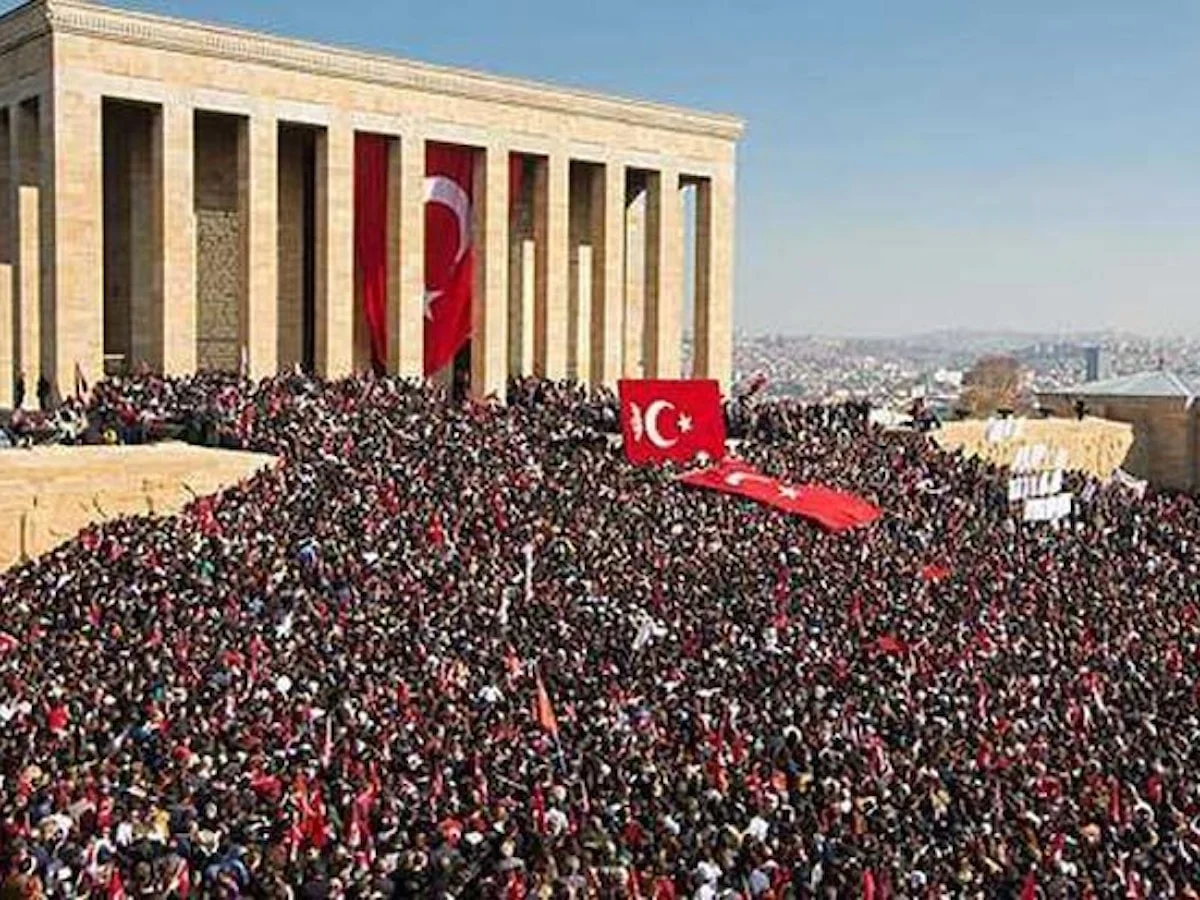 Anıtkabir'de 29 Ekim Rekoru: Cumhuriyet'in 100. Yılında Milyonlar Akın Etti! Peki, Anıtkabir'i kaç kişi ziyaret etti?