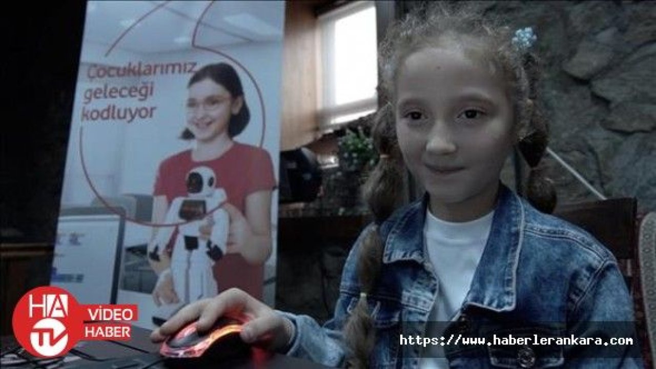 Bursalı kız çocuklar Vodafone ile “yarını kodladı“