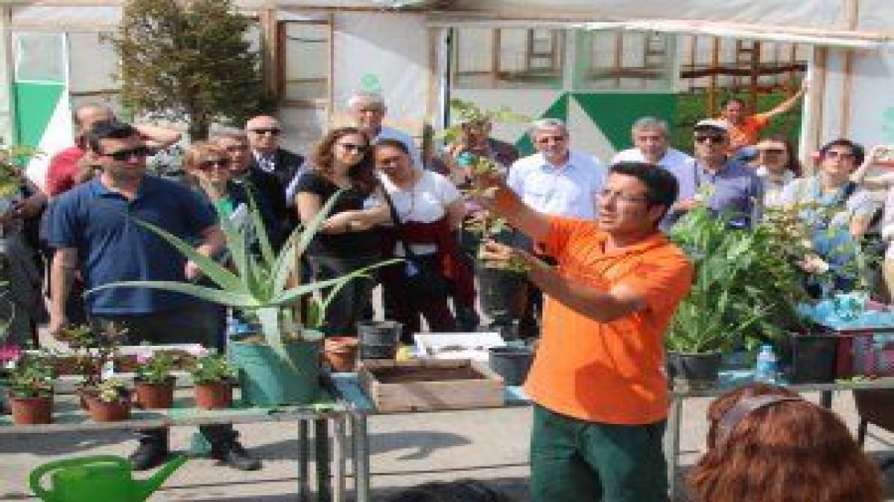 Çankaya Belediyesinin “bahçıvanlık” kursiyerleri hafta başında başladıkları eğitimlerine devam ediyor