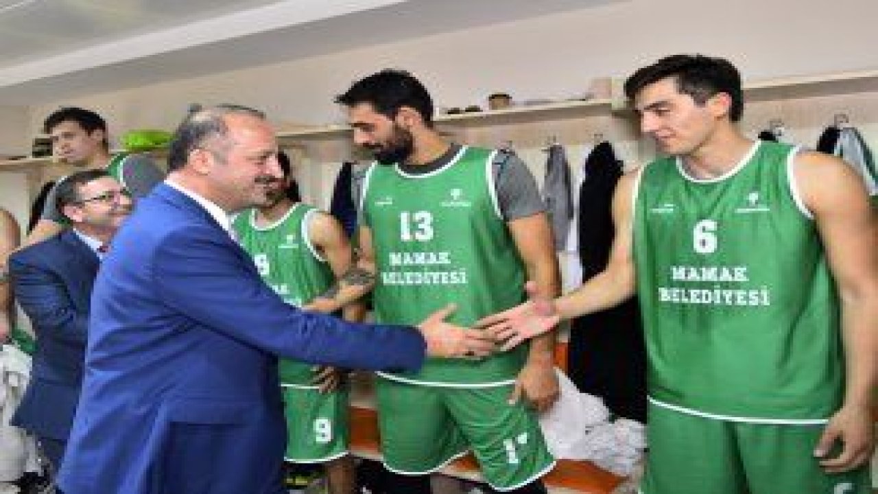 Mamak Belediyesi Basketbol Takımı, kendi evinde düzenlenen Mamak Belediyesi 15 Temmuz Şehitleri Turnuvası’na galibiyetle başladı