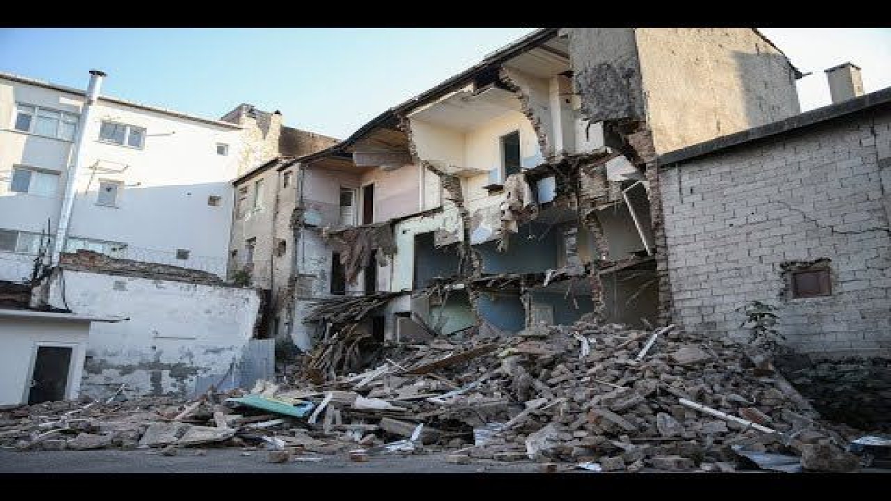 İstanbul Cumhuriyet Başsavcılığınca 31 Mart seçimlerinde usulsüzlük iddiasıyla hakkında soruşturma başlatılan 37 kişi hakkında FETÖ'den dava açıldı