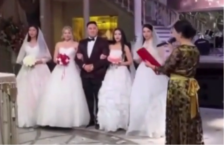 Bir Damat Dört Kadınla Aynı Anda Evlendi! Görenler Şok Oldu! Düğün görüntüleri sosyal medyada gündem oldu!