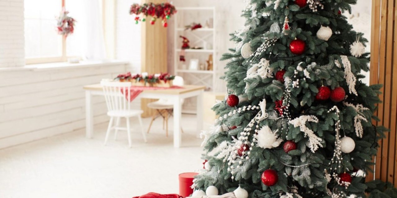 Noel ve Yılbaşı Çam Ağacı Süsleme Geleneği Türklerin Kökenine Mi Dayanıyor? Yılbaşı Çam Ağacı Süsleme Günah Mı?