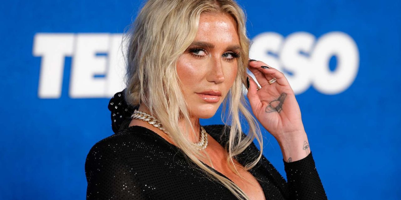 Ünlü şarkıcı ''Kesha'' Çıplak Fotoğrafını Paylaştı! Yapımcısıyla Yolları Ayırınca Özgürlük Paylaşımı Gecikmedi!