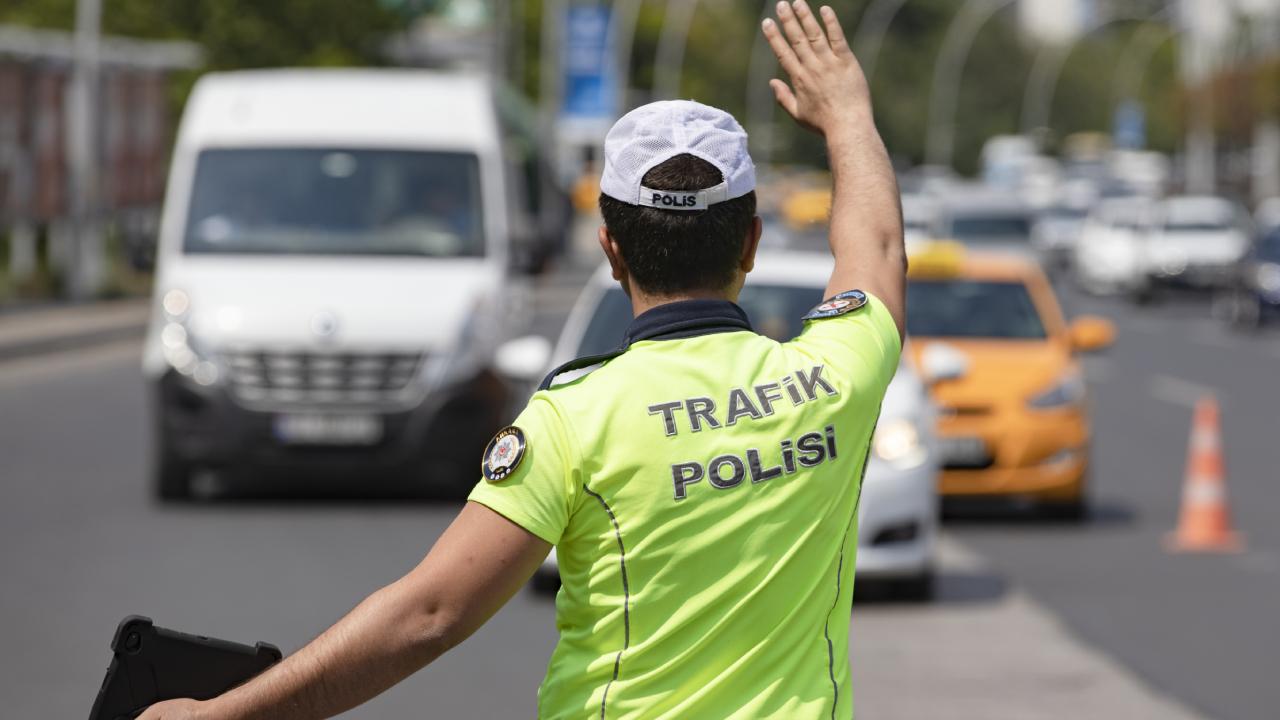 Ankara'da Yılbaşı Gecesi için Önemli Trafik Düzenlemesi: Bazı Yollar Trafiğe Kapatılacak!