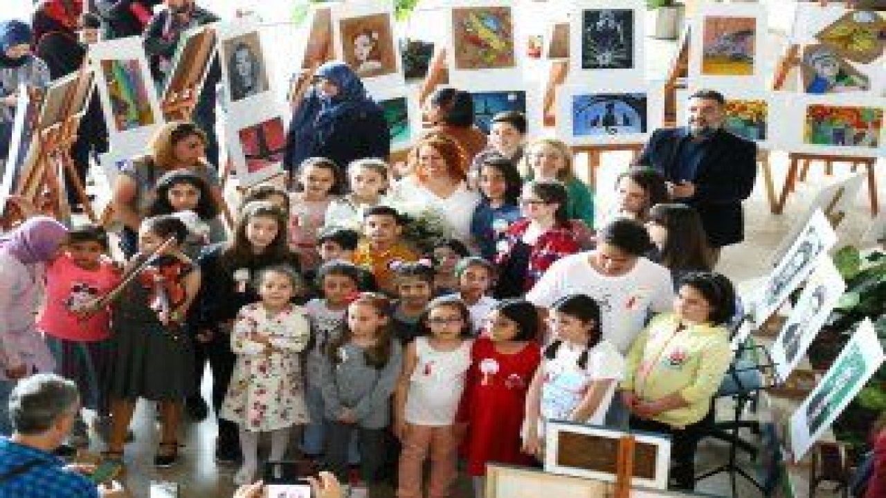 Keçiören Belediyesi Çocuk Danışma Merkezi’nde eğitim alan çocuklar karma resim sergisinde eserlerini sergiledi