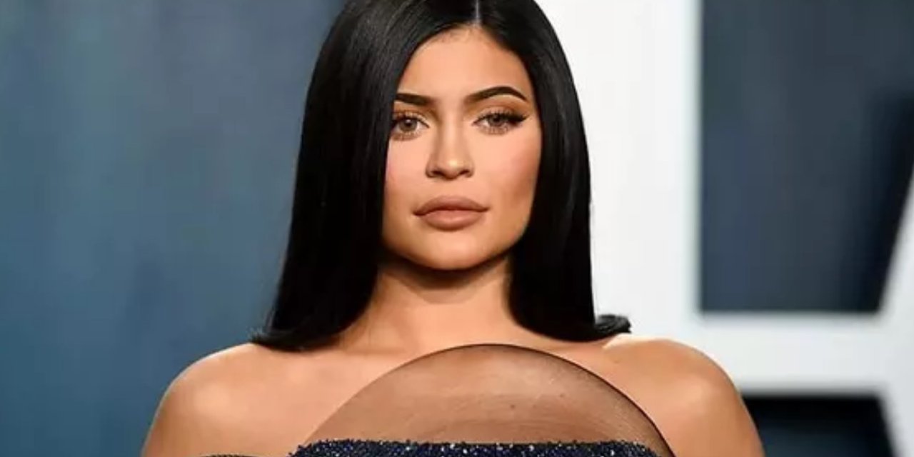 Kylie Jenner Saçlarını Kısacık Kesince Sosyal Medya İkiye Bölündü! ''Travis Scott İle Ayrıldıktan Sonra Çok Değişti!''