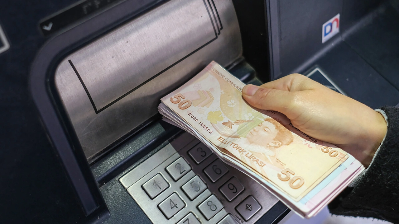 Türkiye'de ATM'lerde Yeni Dönem Başlıyor: Bayramdan Sonra Uygulanacak!