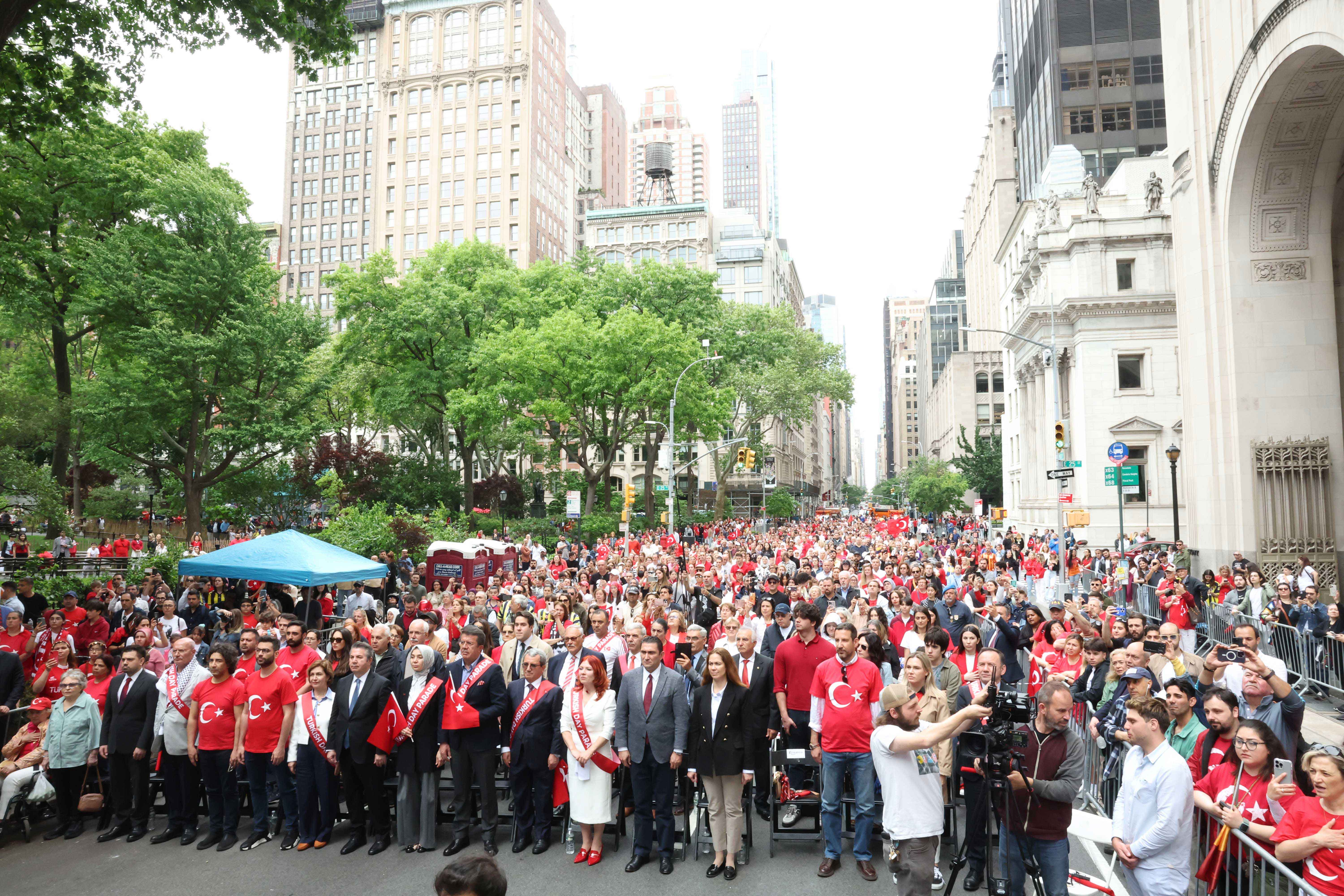 Ato Heyeti, New York’taki Türk Günü Yürüyüşüne Katıldı…