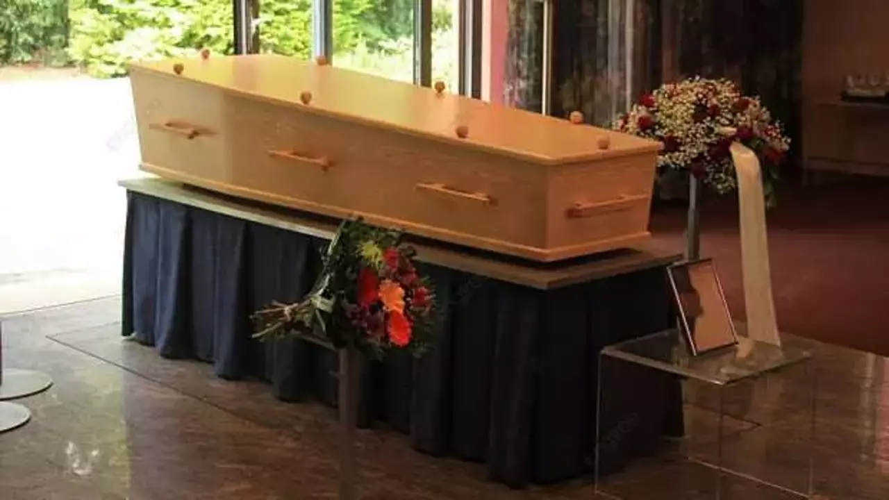 74 Yaşındaki Kadın Cenazesinde Bir Anda Dirildi! Nebraska'da Şoke Eden Olay Sosyal Medyada Gündeme Oturdu!