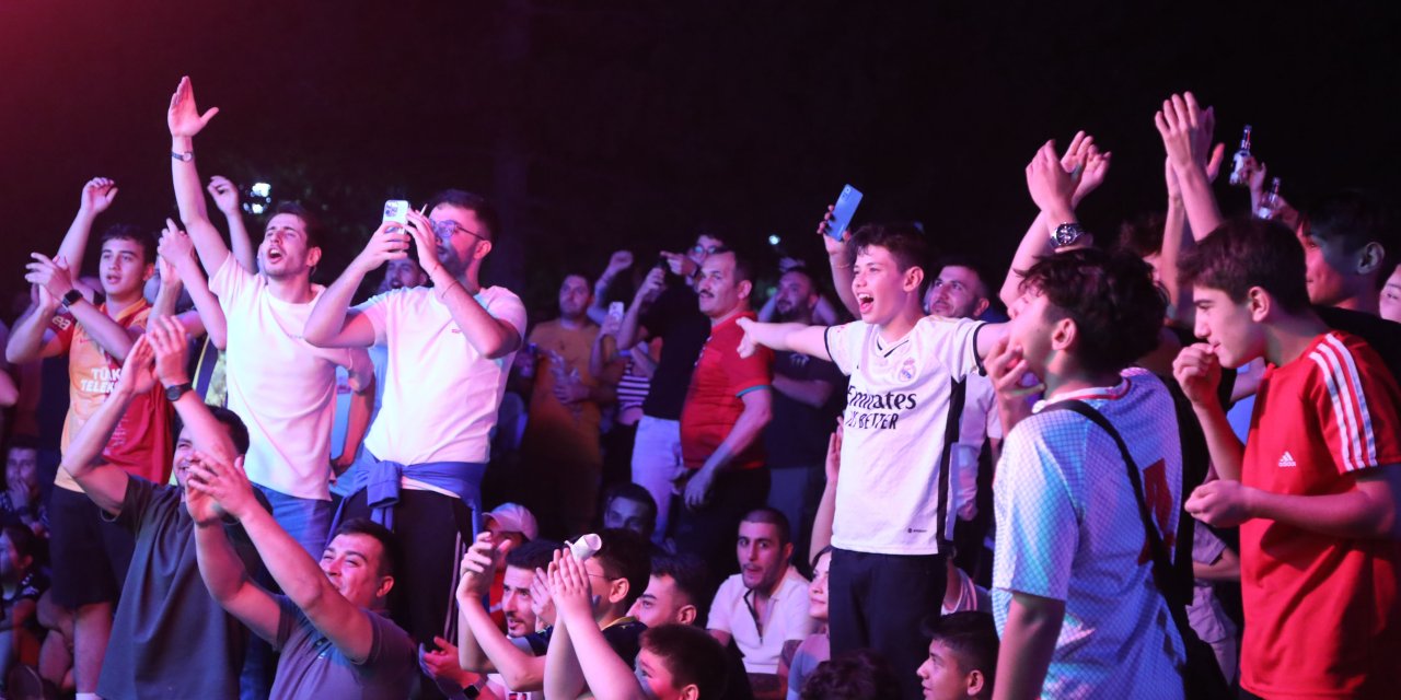 Milli Takımın Çeyrek Final Zaferi Ahlatlıbel'de Kutlandı
