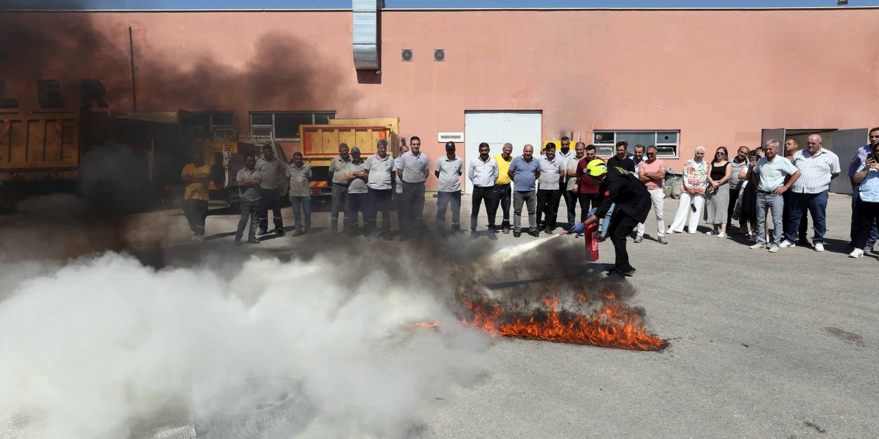 Yenimahalle’de yangın tatbikatı! Belediye personeline eğitim verildi!