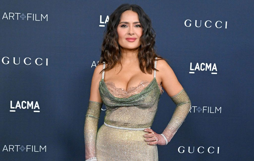 Salma Hayek, Doğum Gününü Bikinisiyle Böyle Kutladı! ''Bu Yaşta Bu Seksilik Gerçek Olamaz''