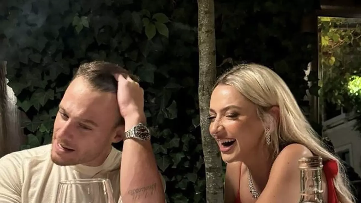 Hadise ve Kerem Bürsin Sevgili Mi? Venedik’te! Samimi Bir Şekilde Yakalandılar! O Anlar Gündeme Oturdu!