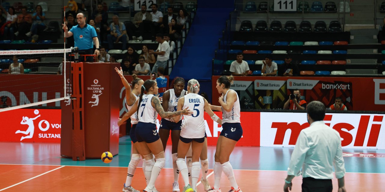 Keçiören Kadın Voleybol Takımından İlk Maç İlk Galibiyet!