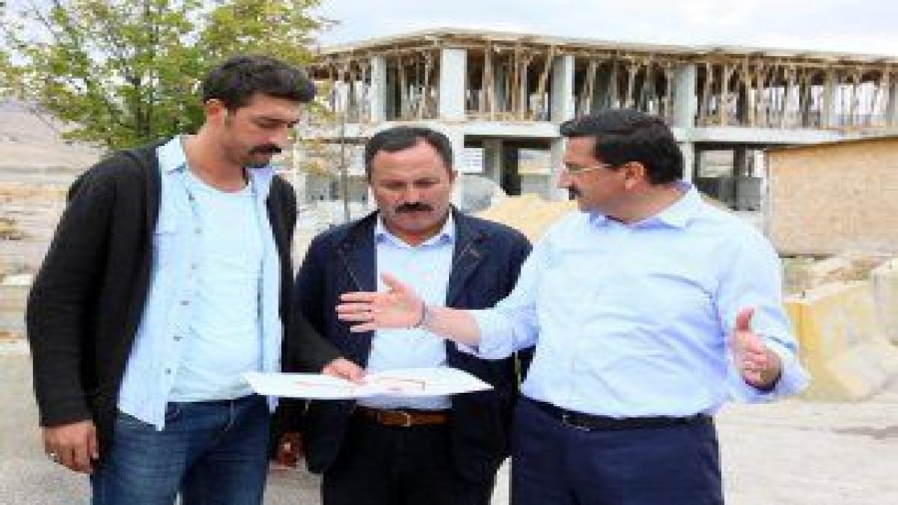 Başkan Mustafa Ak, Ovacık Mahalle Konağı’nda incelemelerde bulundu