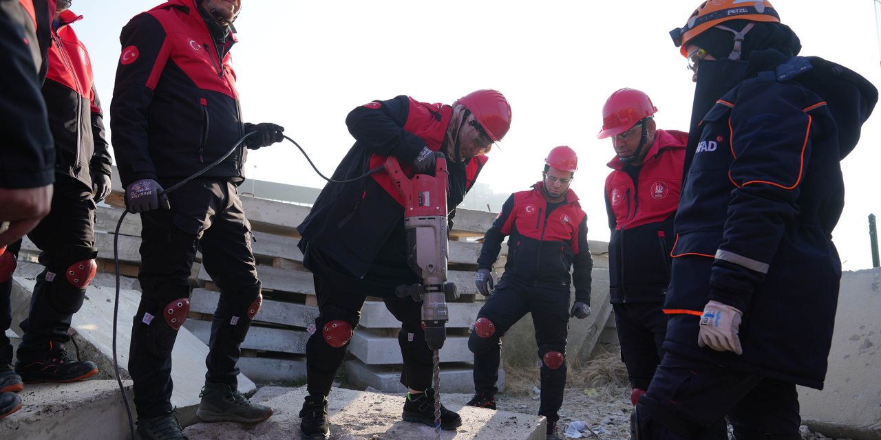 Afet Gönüllülerine Teorik Ve Uygulamalı Eğitim - Ankara Haber