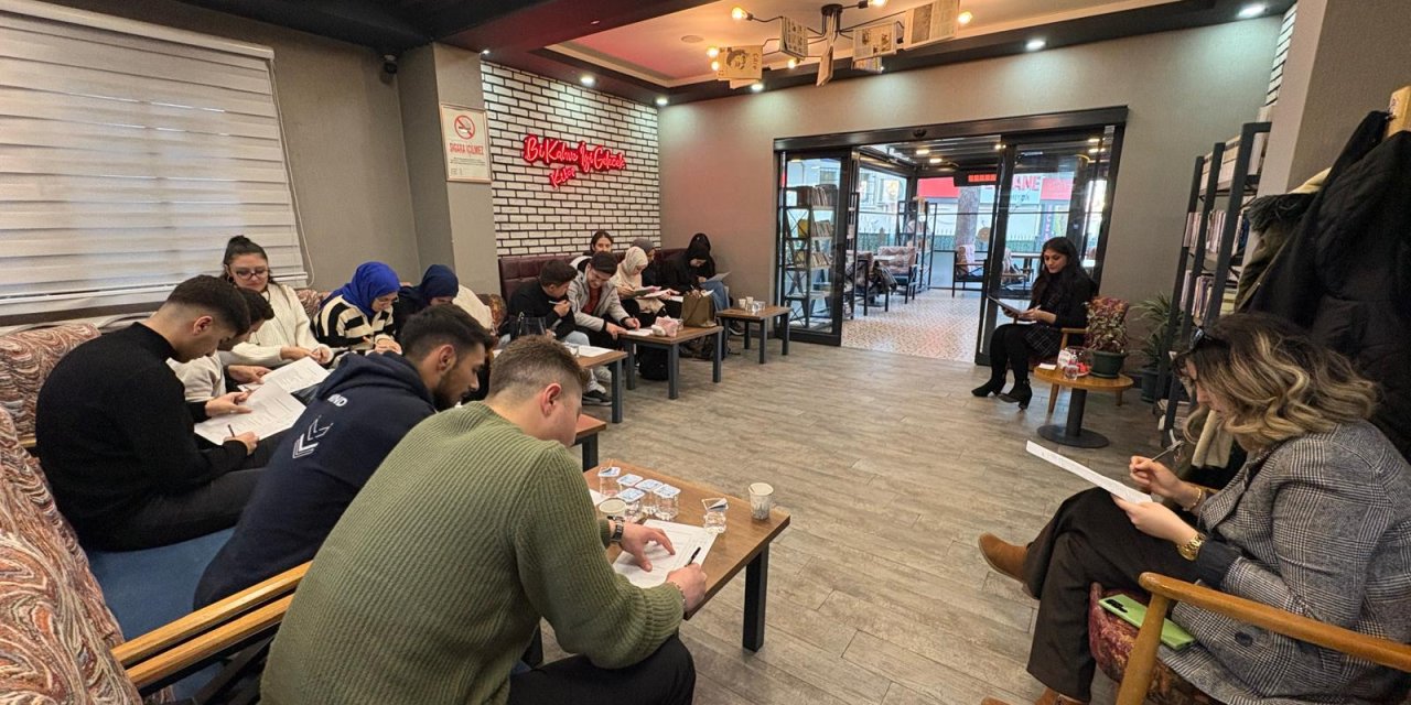 Sincanlı Gençler Kitap Kafe’de Buluştu! Başarının Altın Kuralları... - Ankara Haberleri