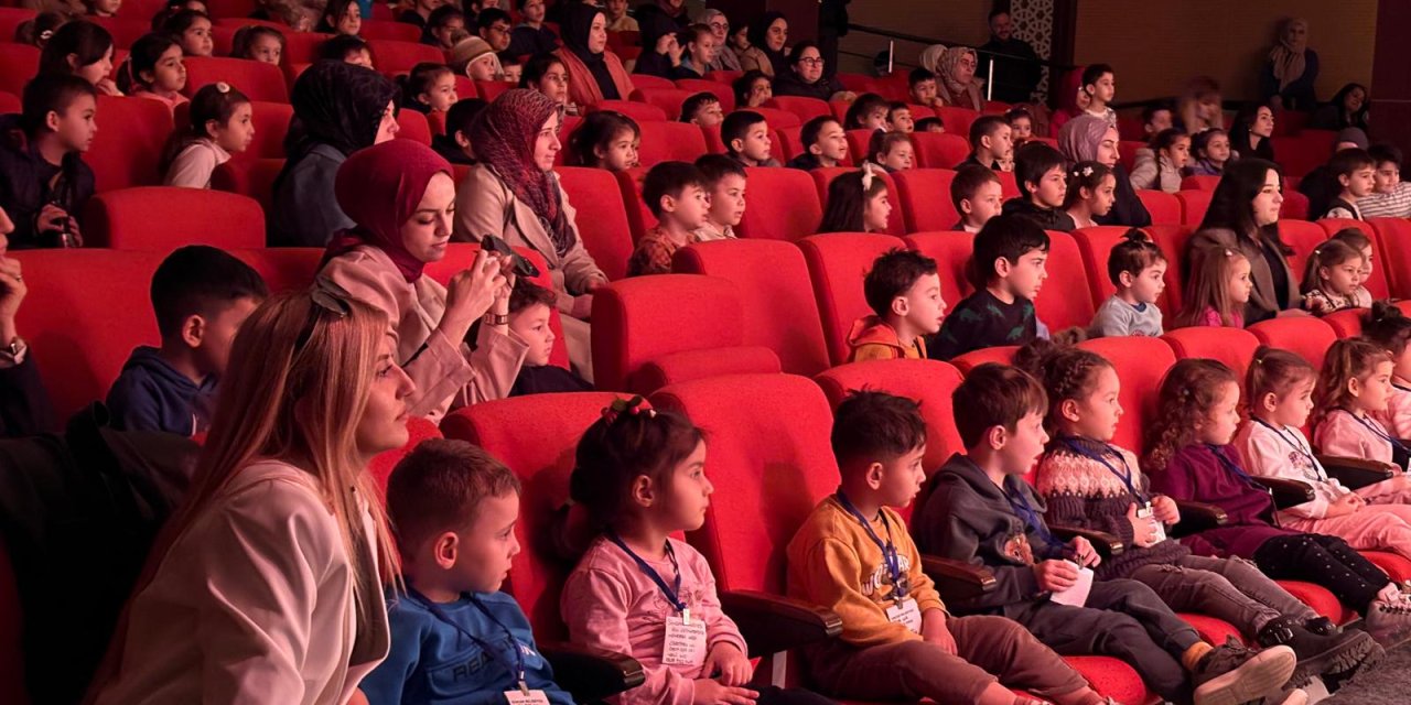 Sincan’da Miniklerden Tiyatro Coşkusu! Tembel Ayşe Oyunu...