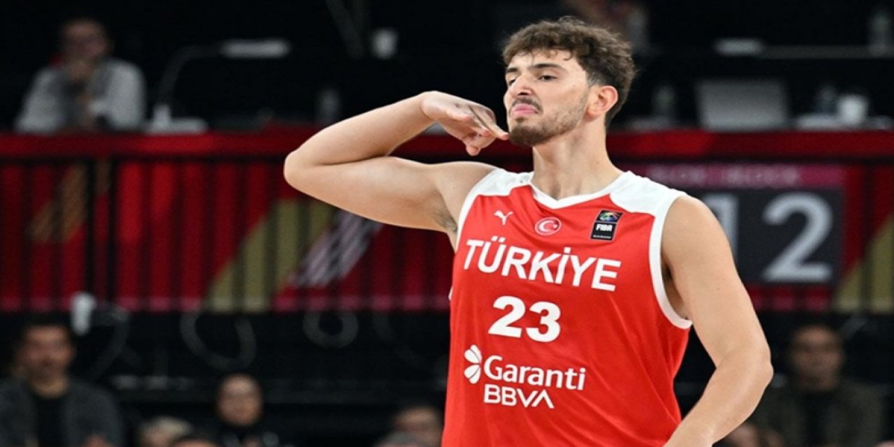 NBA'in Türk Yıldızı Alperen Şengün’ün Tatilinde Aşk Rüzgarı! Model Sevgilisiyle Capri’de Aşka Geldi!