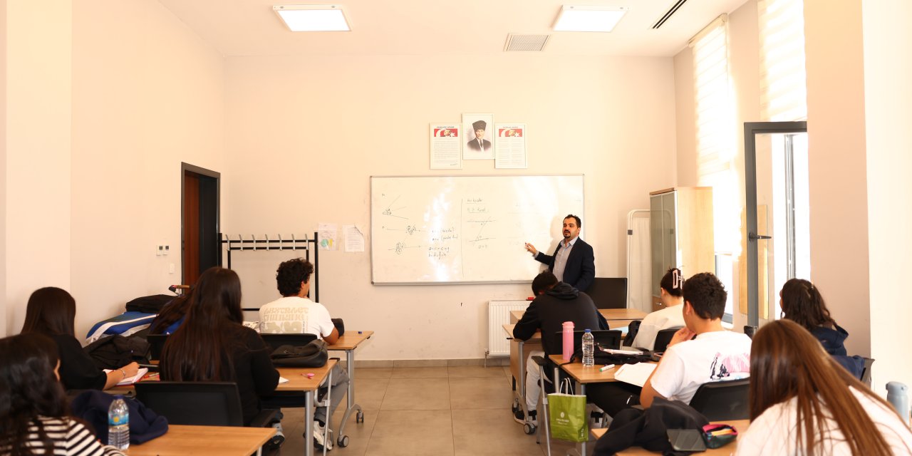 Çankaya'da Sınava Hazırlanmak Bedava! Yedi Merkezde Kurs, Evden Okuma İsteyene Dijital Akademi!