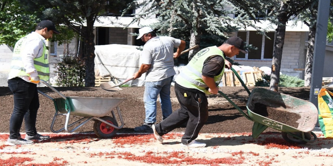 Pursaklar’da Parklar Baştan Aşağı Yenileniyor! Altınova’ya Nefes Aldıran Yepyeni Bir Yaşam Alanı!