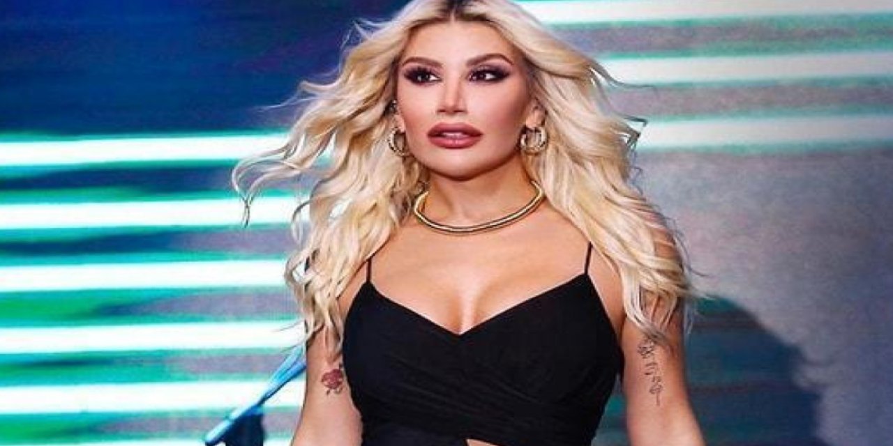 İrem Derici Ayna Pozuyla Gündem Oldu! Yeşil Bikinili Cesur Pozlarına Beğeni Yağdı!