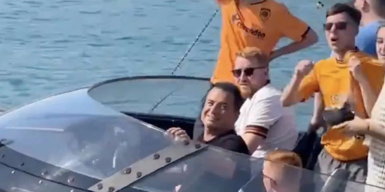 Acun Ilıcalı Çeşme’de Sürat Teknesiyle Görüntülendi! “Yolun Recep Tayyip Erdoğan Gibi Olsun'' Dediler...