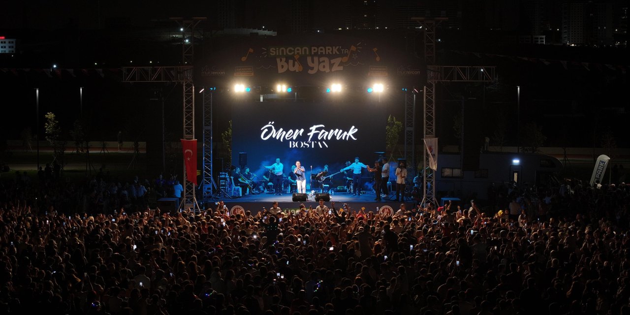 Sincan’da Festival Rüzgarı! Ömer Faruk Bostan Sahne Aldı, Erik Dalı’yla Coşku Zirve Yaptı!