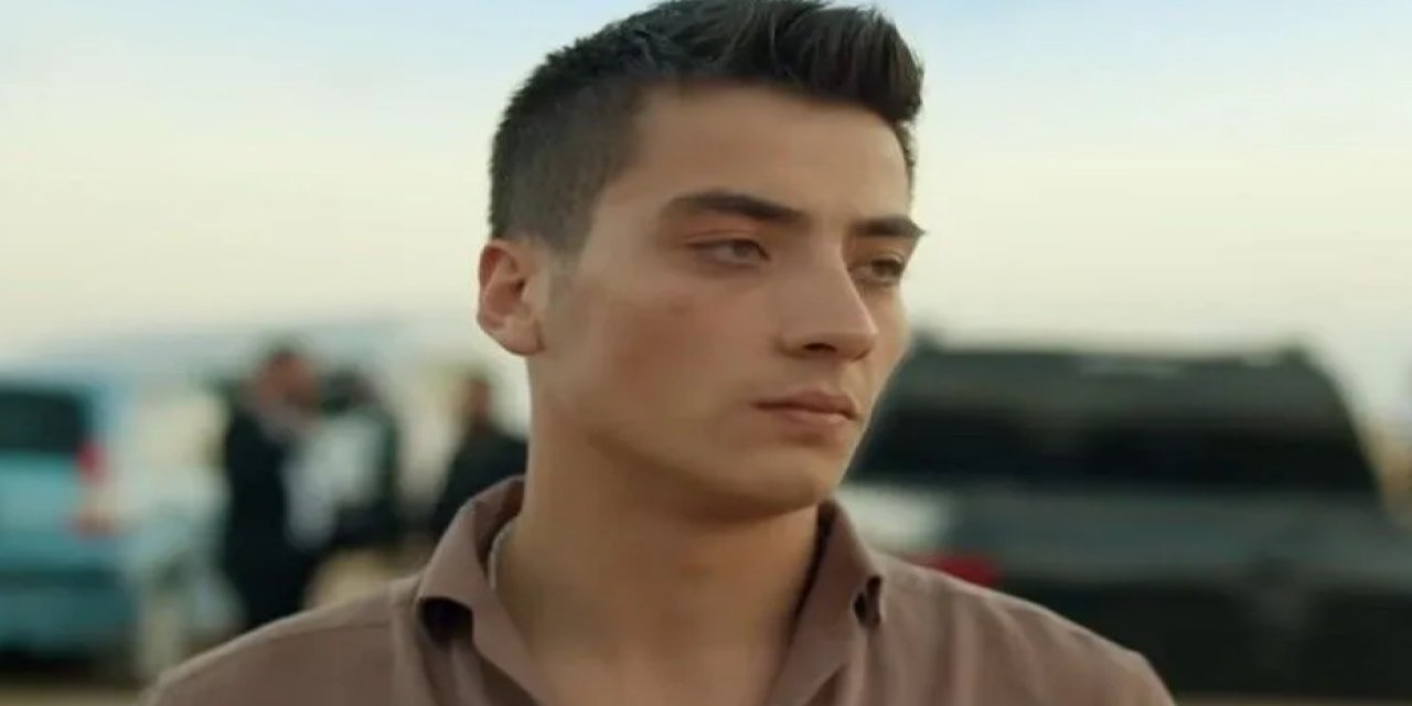 Uzak Şehir’in Kaya’sı Atakan Özkaya Tatilde! Atakan Özkaya’nın Tatil Kareleri Sosyal Medyada Gündem Oldu!
