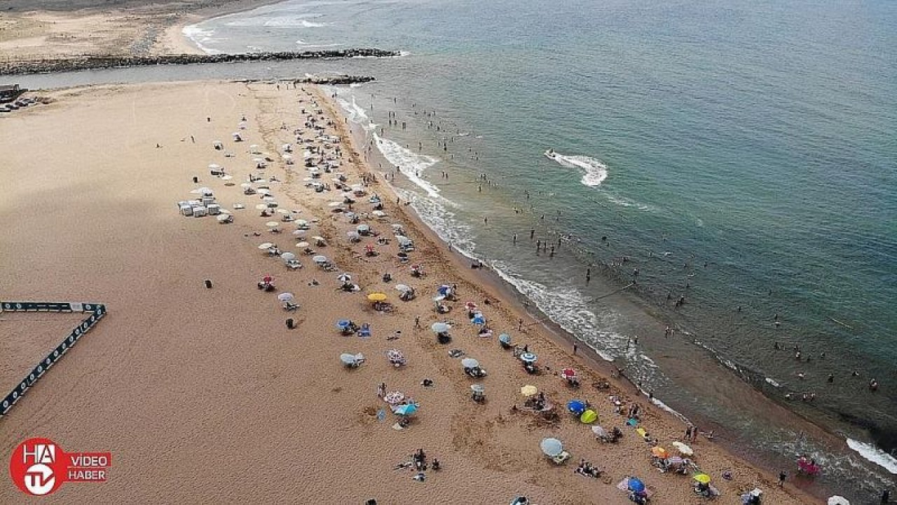 Nemden bunalan vatandaşlar Riva plajına akın etti