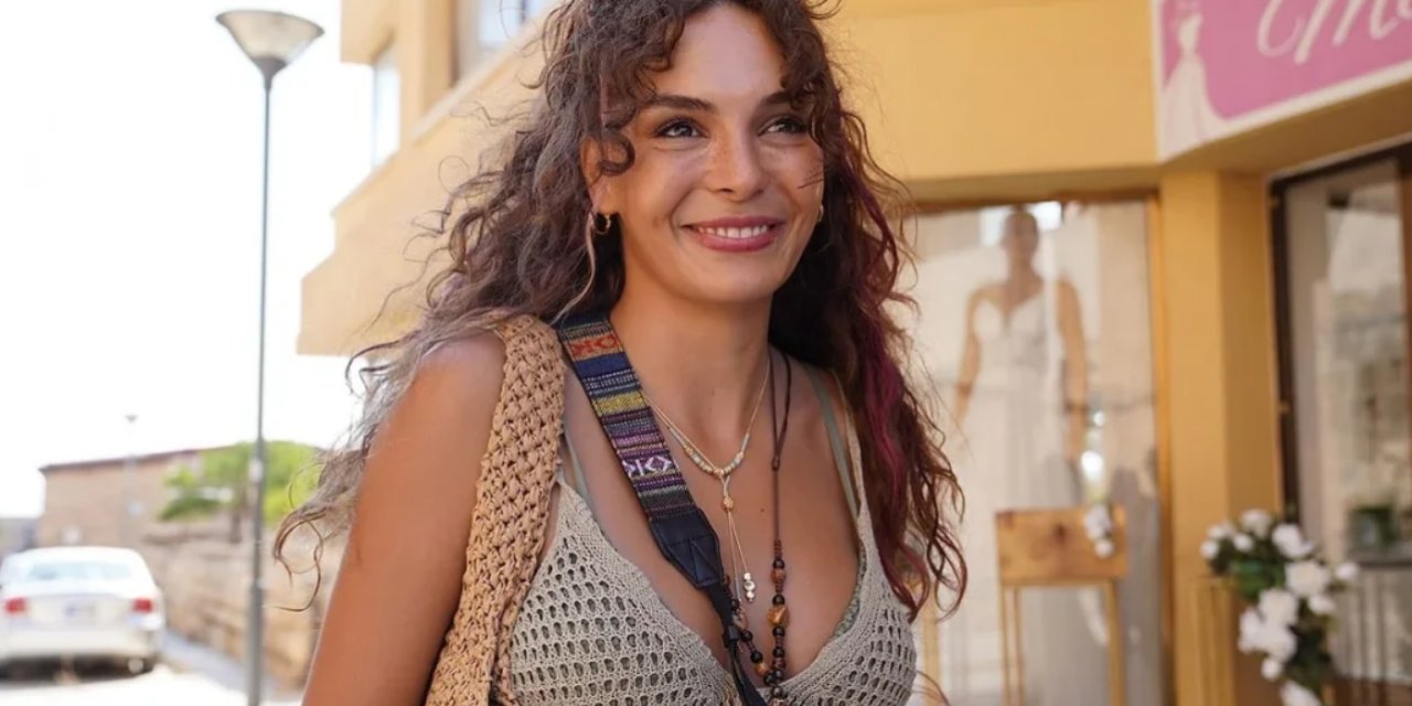 Ebru Şahin Yeni İmajıyla Hayranlarını Büyüledi! Sosyal Medyada Beğeni Yağdı!