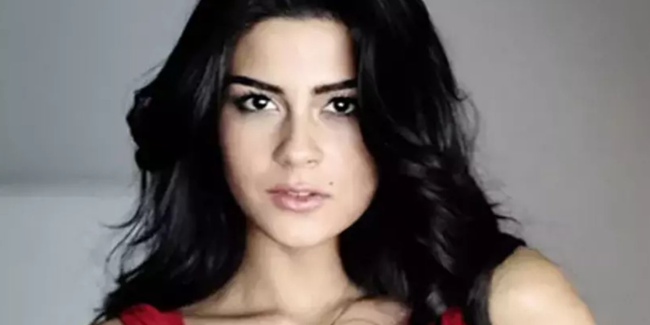 Asena Tuğal’dan Yaza Bikinili Pozlarıyla Veda! “Denizin Tuzunu Tenime Kazıdım” Dedi...