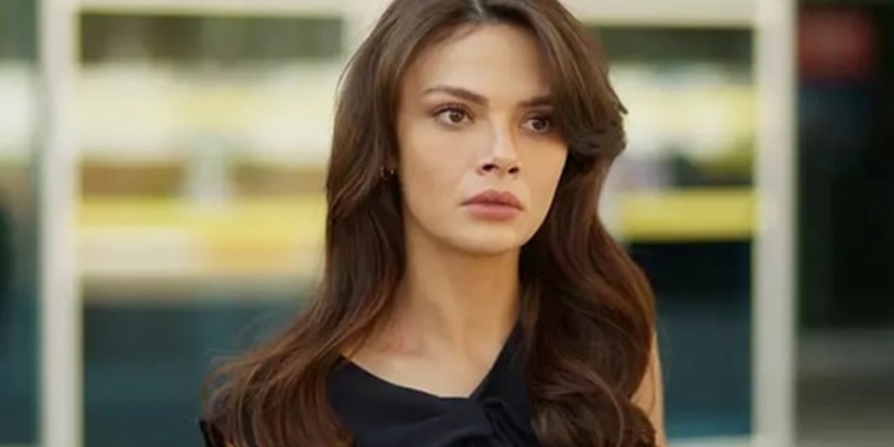 Uzak Şehir’in Alya’sı Romantik Pozlarını Paylaştı! Gece Yarısı Aşk Paylaşımı: “Özledim”