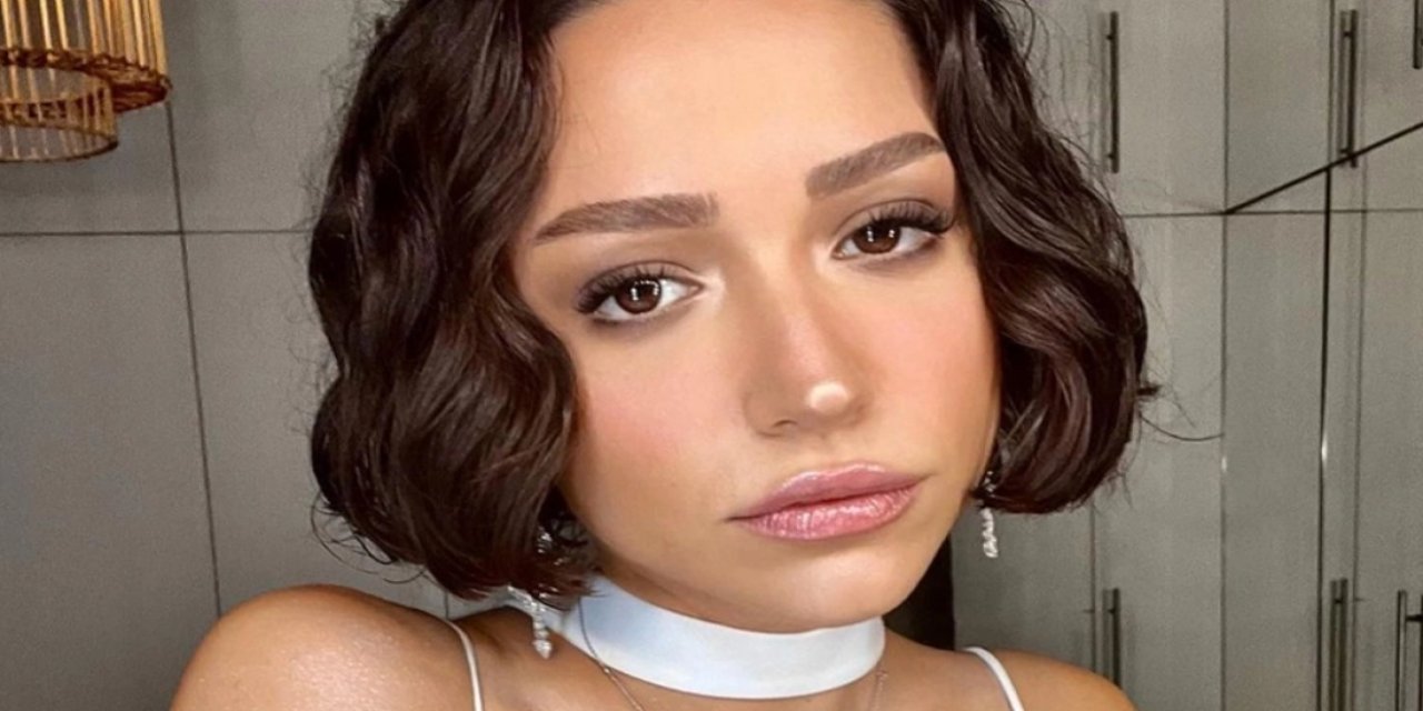 Kusursuz Fiziğiyle Gündem Oldu: Zeynep Bastık Yaza Bu Pozlarıyla Veda Etti...