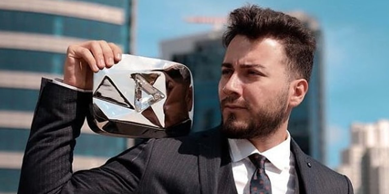 Enes Batur’dan Şok Hamle! Eski Sevgilisi Evlenince 10 Milyon Dolarlık Videolarını Sildi! ''Aşk Adama Neler Yaptırıyor'' denildi.