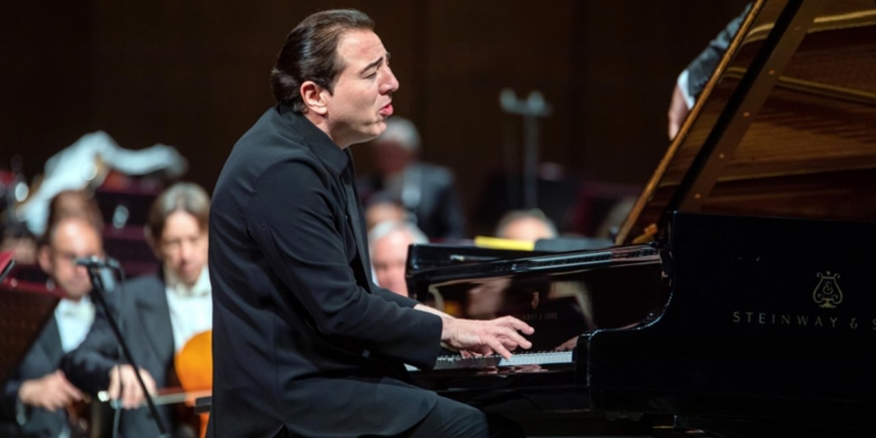 Ünlü Piyanist Aşkını Böyle Duyurdu! Fazıl Say ve Aslıhan And El Ele Paylaştı! Sosyal Medya Karıştı!