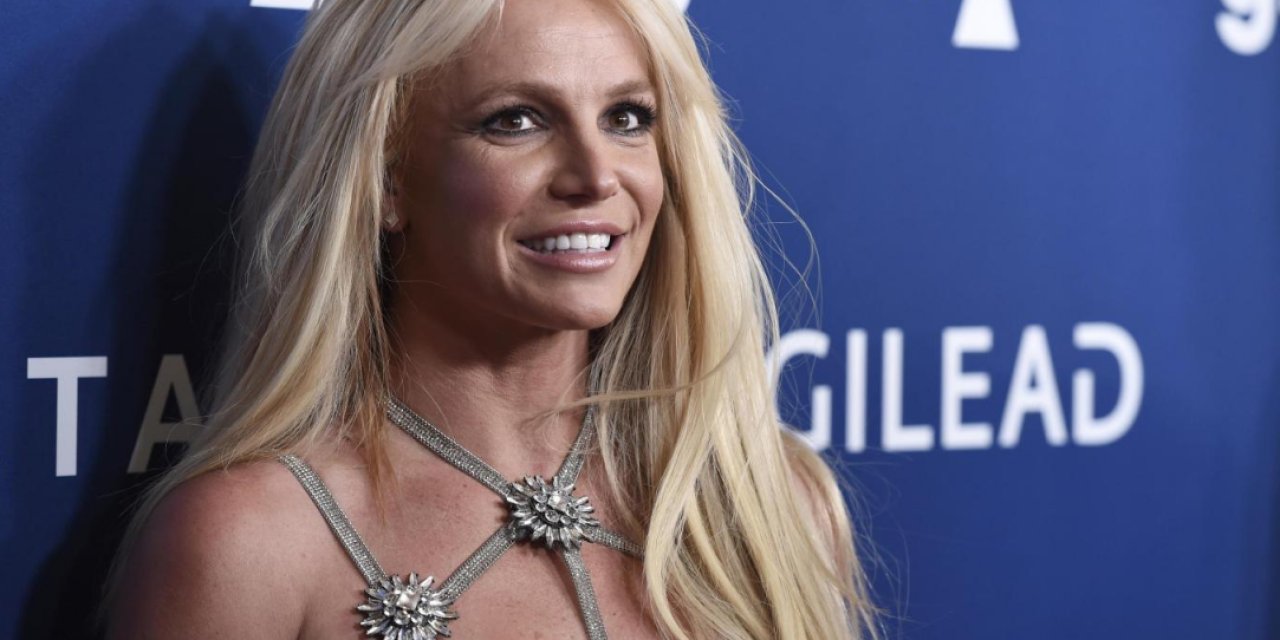Britney Spears’tan Endişelendiren Görüntü! Dizindeki Bandaj ve Morluklar Olay Oldu!